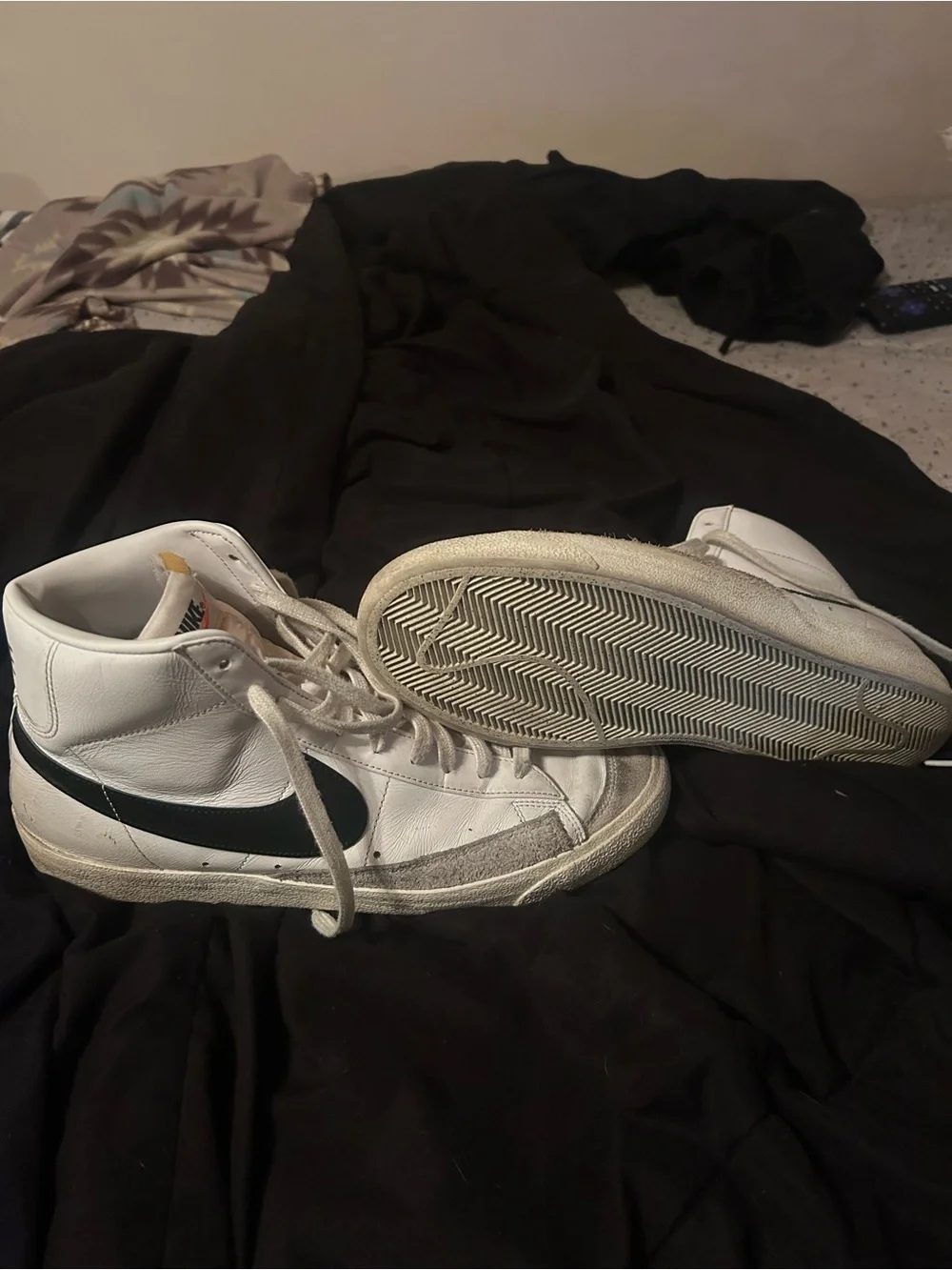 White/black Nike mid blazer 77